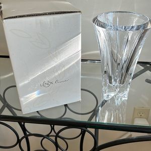 Lenox ovations oasis vase NWOT